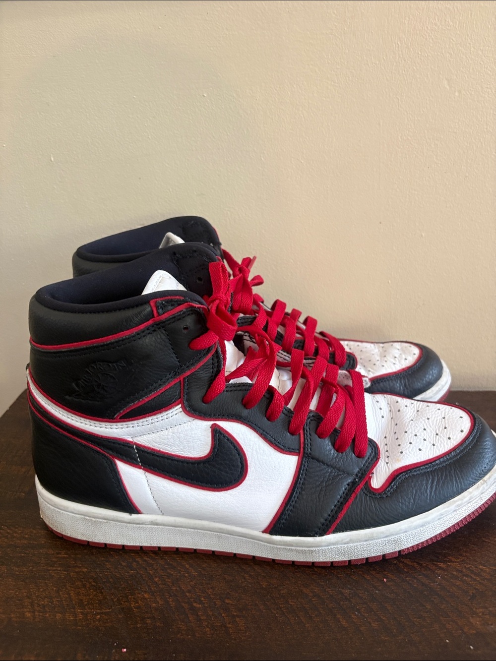 Jordan 1 Retro High OG Bloodline 2019